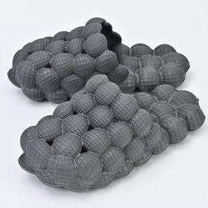 Womens size 10!Bubble Golf Peanut Slipper Sandals Unisex